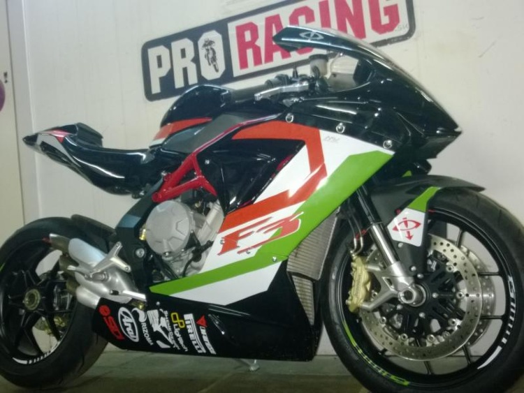 Графика и наклейки на мотоцикл MV Augusta F3