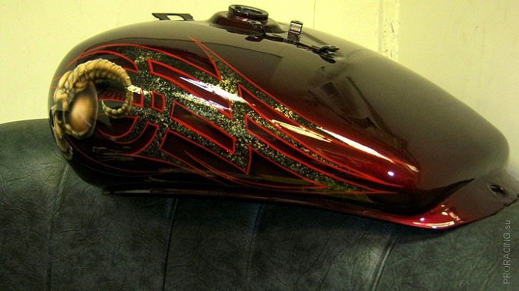 Аэрография бензобака Harley Davidson от PRORACING.su