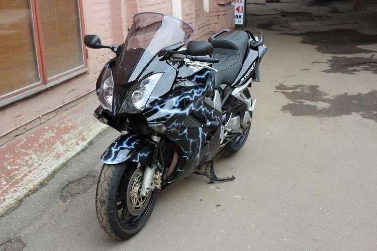 Аэрография и покраска Honda VFR 800