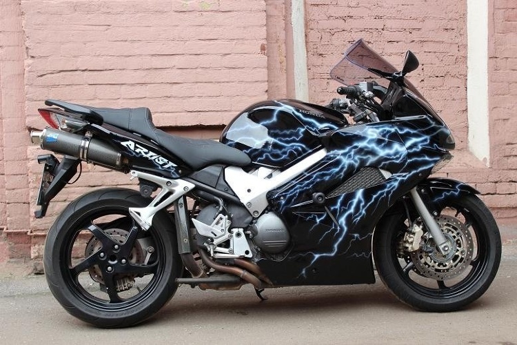Аэрография и покраска Honda VFR 800