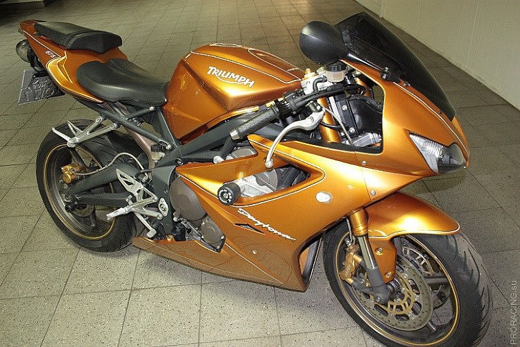 Покраска Triumph DAYTONA 675
