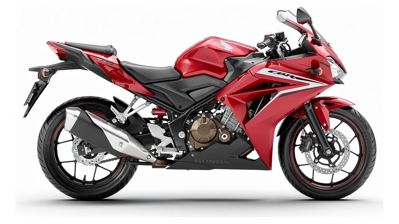 Honda CBR250R — три четверти, крупно, чистый фон